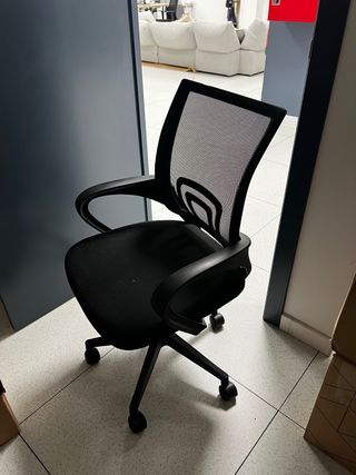 Silla de oficina ergonómica negra