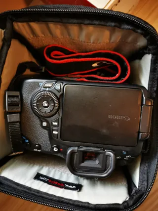 Cámara Canon EOS 60D + Accesorios