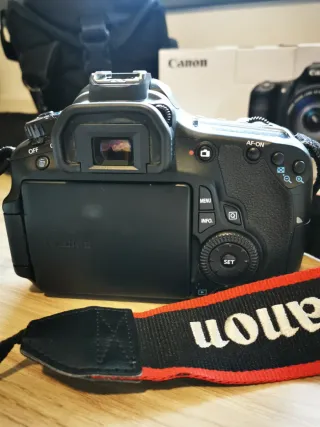 Cámara Canon EOS 60D + Accesorios