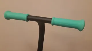 Patinete eléctrico infantil con luces LED