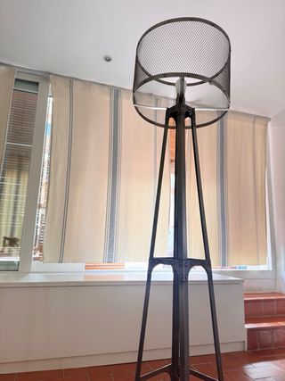 Lámpara de pie estilo industrial de metal Vintage