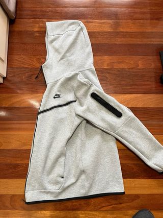 Sudadera Nike Tech Fleece Gris