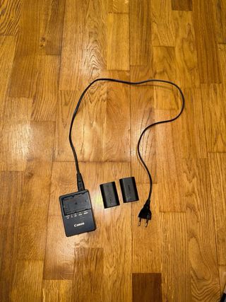 Lote cámara Canon 6D Mark II + objetivo 28mm + Ron