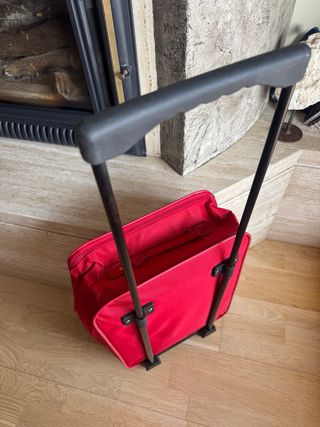 Maleta roja nueva sin estrenar