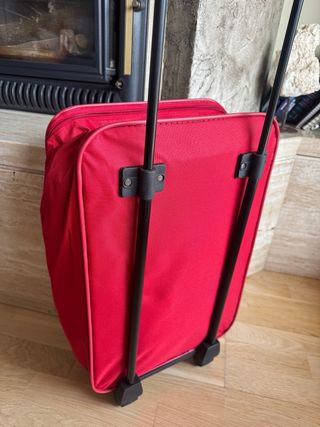 Maleta roja nueva sin estrenar