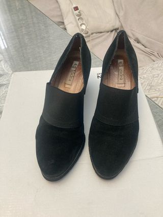 Zapatos Gadea Ante Negro Tacón Cómodo