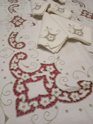 Mantelería Lino Bordada a Mano Madeira