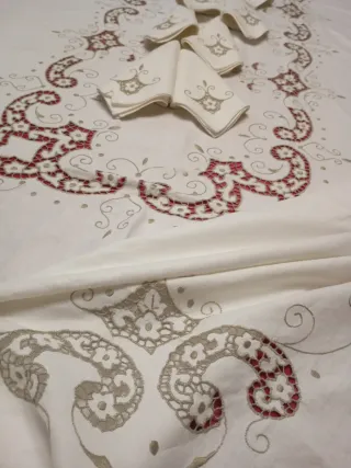 Mantelería Lino Bordada a Mano Madeira