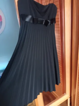 Vestido negro plisado Bershka