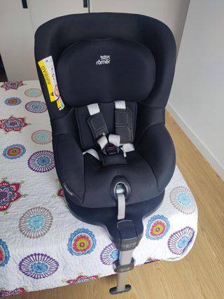 Britax Römer Dualfix i-Size | PREMIUM | Giro 360°