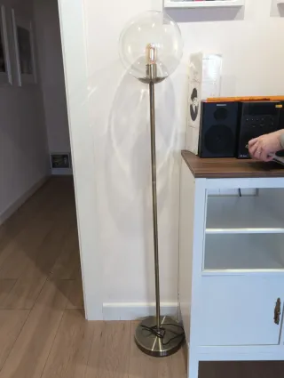 Lámpara de pie moderna cristal y metal