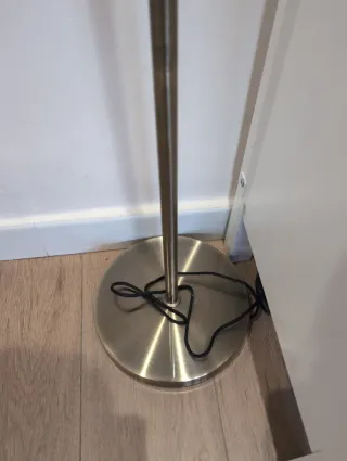 Lámpara de pie moderna cristal y metal