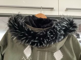 Parka forrada verde caki