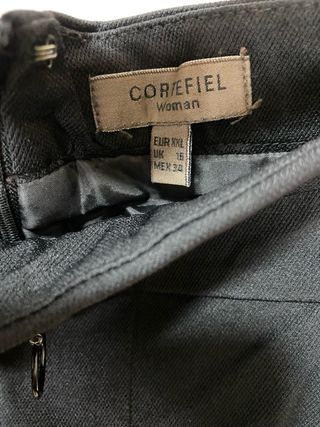 Falda lápiz negra con cremallera