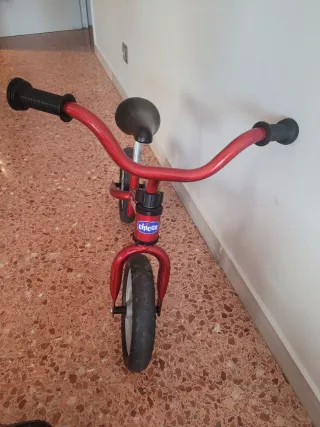 Bicicleta de aprendizaje Chicco Red Bullet