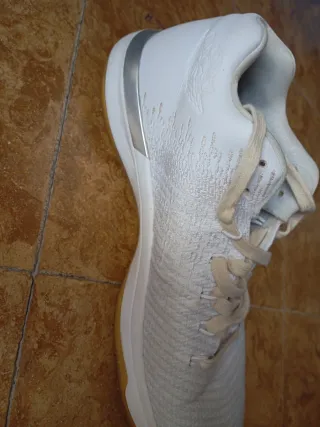 Zapatillas Jordan Beige/Blancas