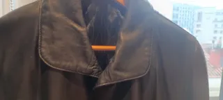 Abrigo de piel auténtica. Por cambio de vestidor.