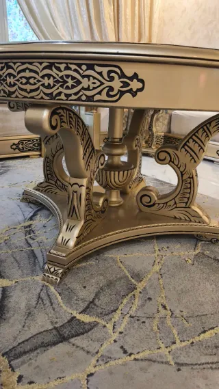 Vendo Mesa de comedor nueva estilo árabe dorada