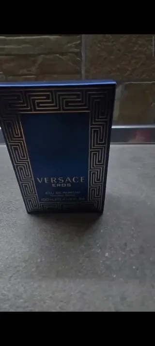 Profumi, scarpe, cinturee e altro