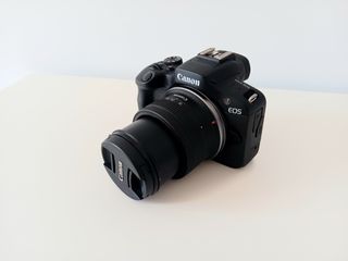 Cámara Canon EOS R100 como nueva