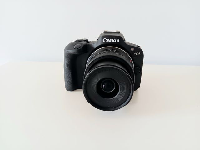 Cámara Canon EOS R100 como nueva