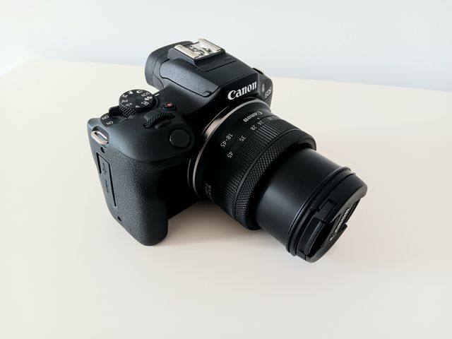 Cámara Canon EOS R100 como nueva