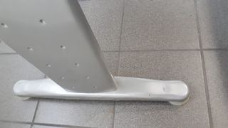 Mesas de oficina madera y metal gris