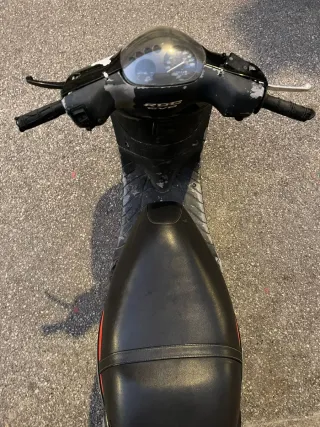 Piaggio Zip 50 cc Scooter Negra