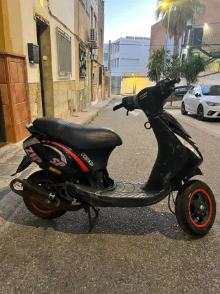 Piaggio Zip 50 cc Scooter Negra