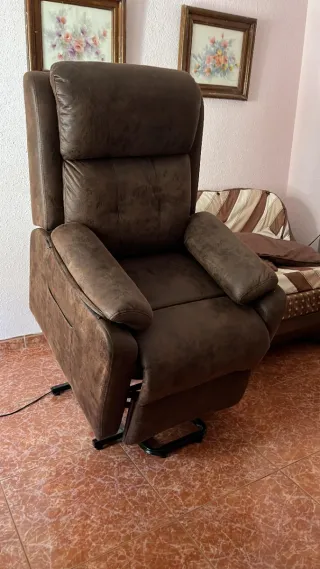 Sofá Eléctrico Reclinable y Elevable Marrón
