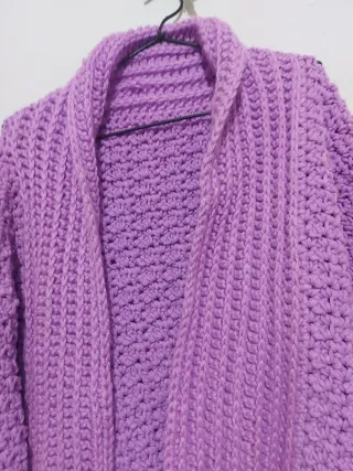 Rebeca de lana tejida a mano