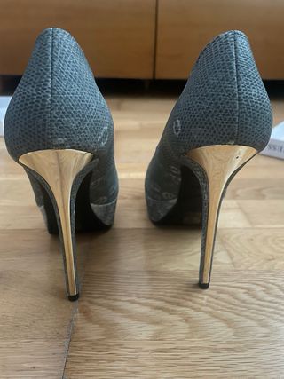 Sandalias Guess grises/multicolor