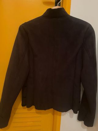 Chaqueta de pelo negra