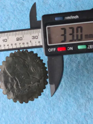 Carlos IV 8 maravedis borde aserrado