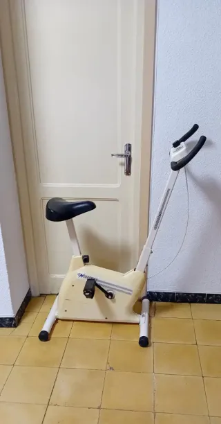 Bicicleta Estática Beige