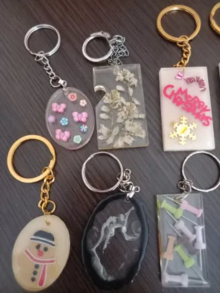 Llaveros artesanales de resina