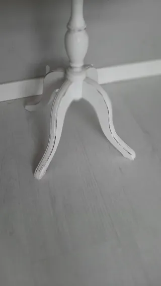 Mesita de noche de madera