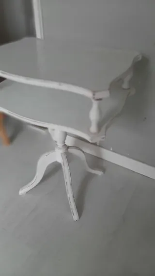 Mesita de noche de madera