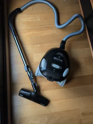 Aspirador Ufesa Mini Mousy 1600W