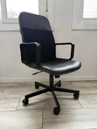 Silla de Oficina Giratoria Negra
