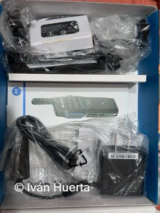 WALKIE TALKIE Radio Motorola TLK100 WAVE