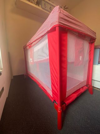Cuna de viaje Roja