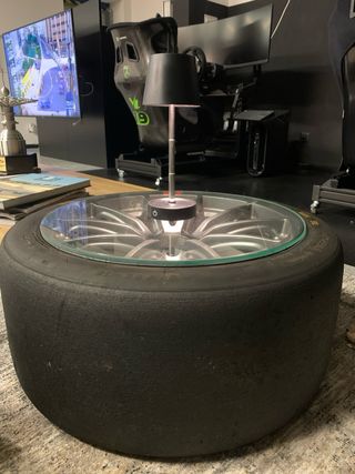 Tavolino ruota racing in vetro e metallo