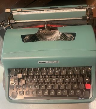 Máquina de escribir Olivetti Lettera 32