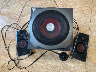 Subwoofer y 2 altavoces 2.1. Trust TGXT 38.