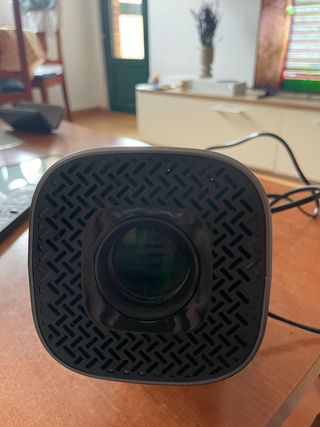 Proyector Wifi gris con mando