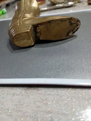 Stivale in ottone decorativo