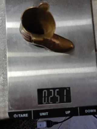 Stivale in ottone decorativo