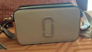 Bolso bandolera beige y naranja