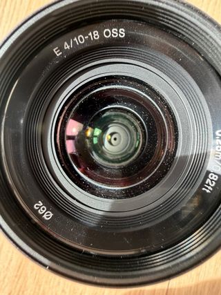 Sony E 4/10-18 OSS con humedades